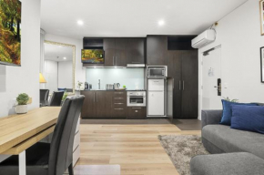 Melbourne CBD Studio with Gym & Sauna Access